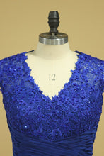 Load image into Gallery viewer, Hot V Neck Mother Of The Bride Dresses Dark Royal Blue Sweep Train With Ruffle Cap Sleeves