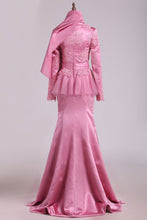 Load image into Gallery viewer, Muslim Scoop Mermaid/Trumpet Satin With Applique Prom Dresses